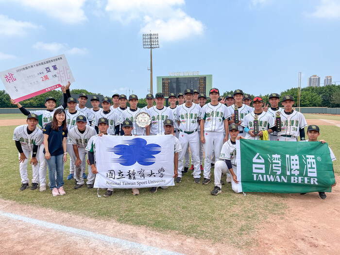 2025年第十屆桃園盃國際四級棒球錦標賽參賽隊職員獲獎合影圖片